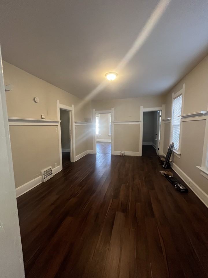 2855 N Hubbard St #2855 - Photo 2 of 7