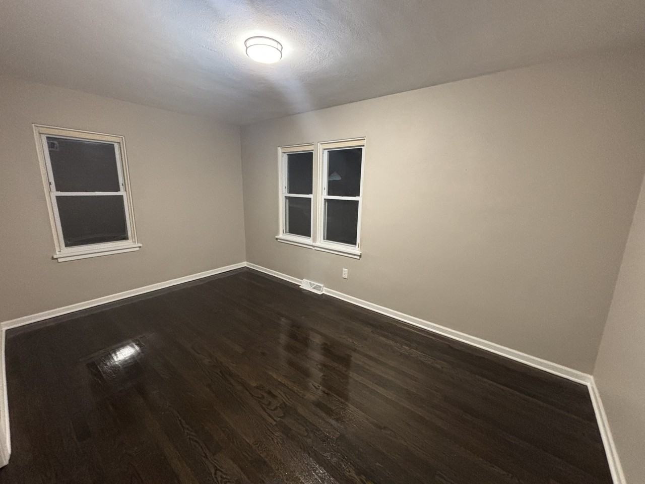 1058 Baker St #1 - Photo 4 of 28