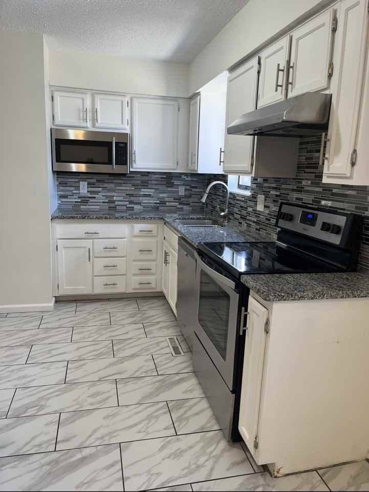 1704 Ne Balboa St #1 - Photo 6 of 19