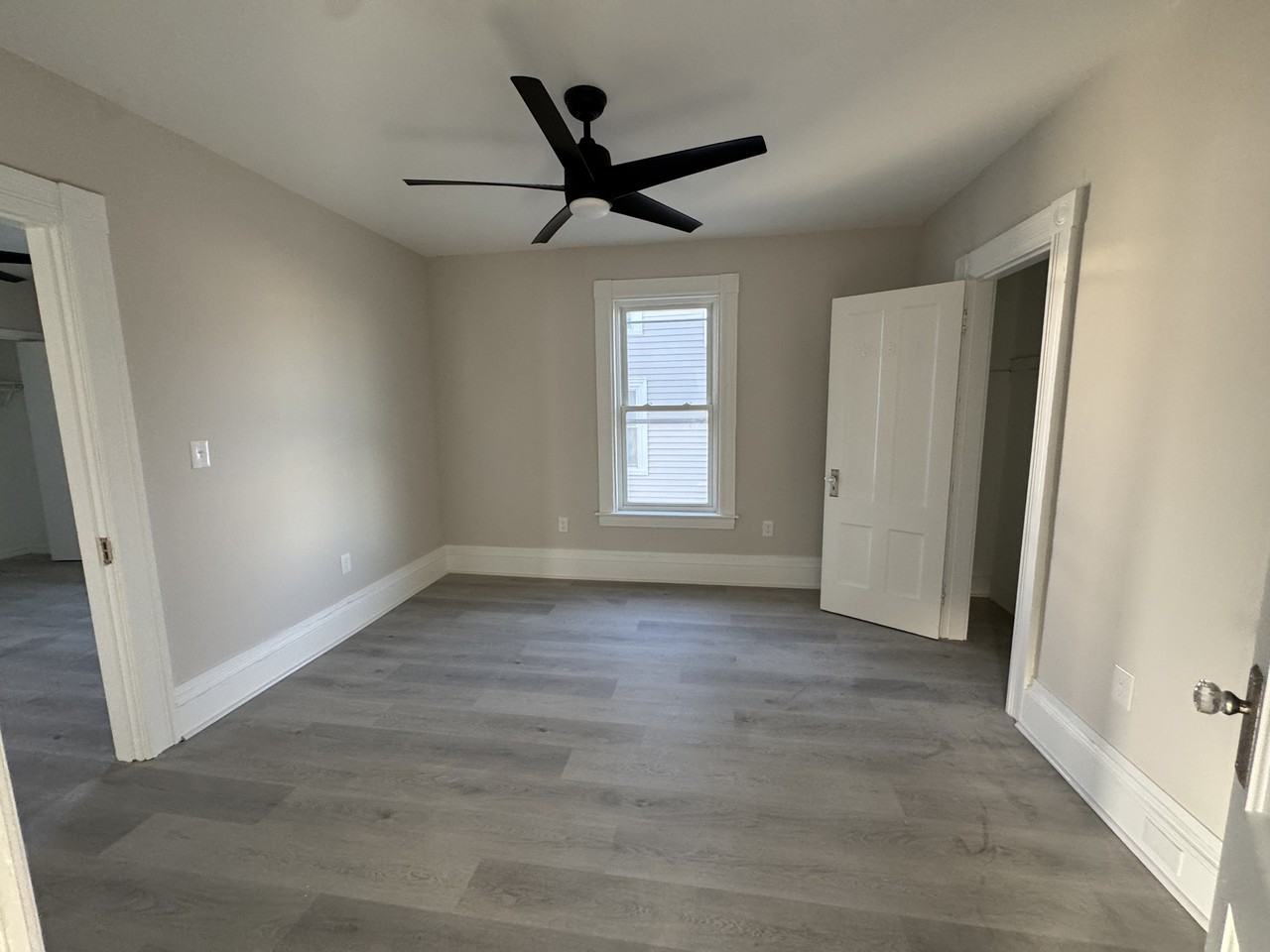 494 Hevey St #2 - Photo 4 of 11