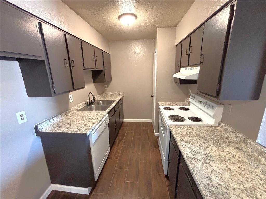 1225 Truxton St ##26 - Photo 4 of 11