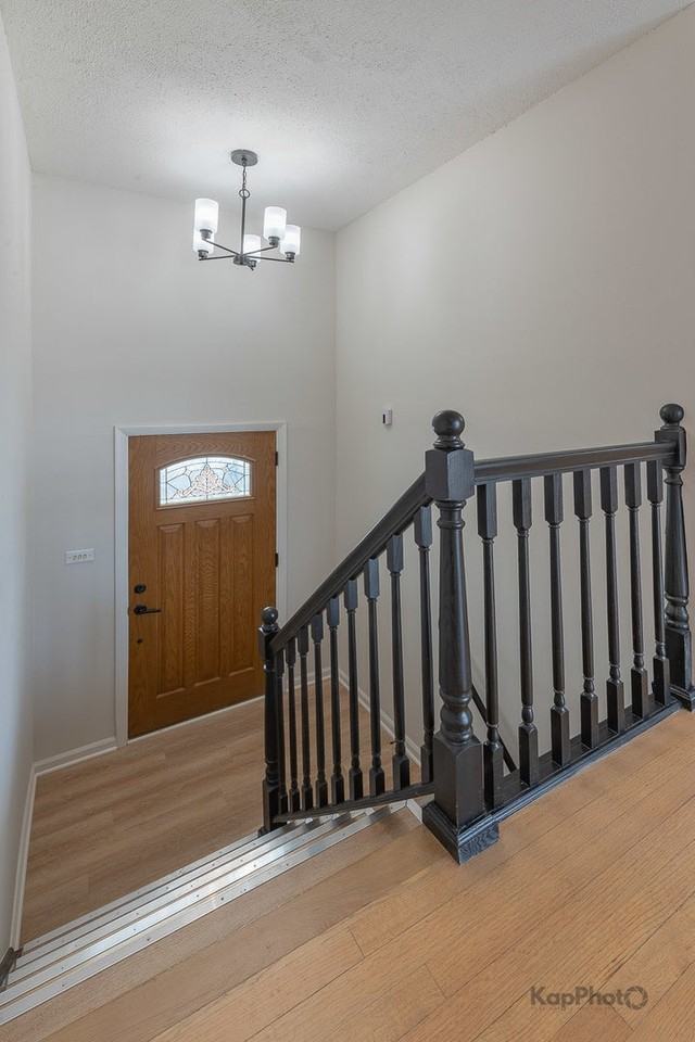 8170 Northway Dr - Photo 2 of 30