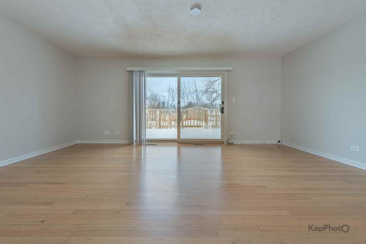 8170 Northway Dr - Photo 6 of 30