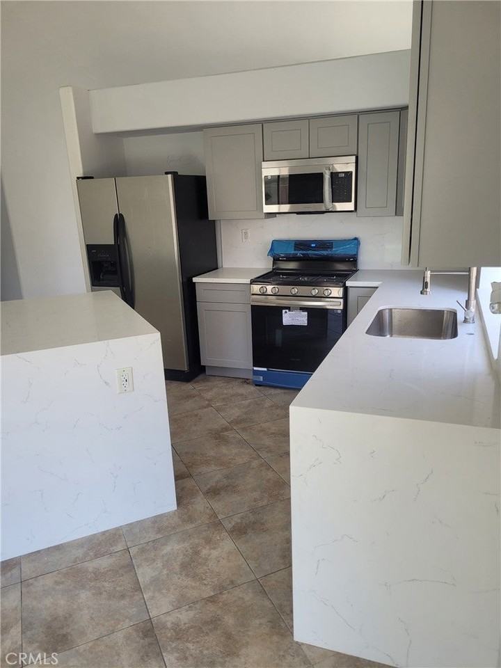 18885 Oakview Way - Photo 5 of 27