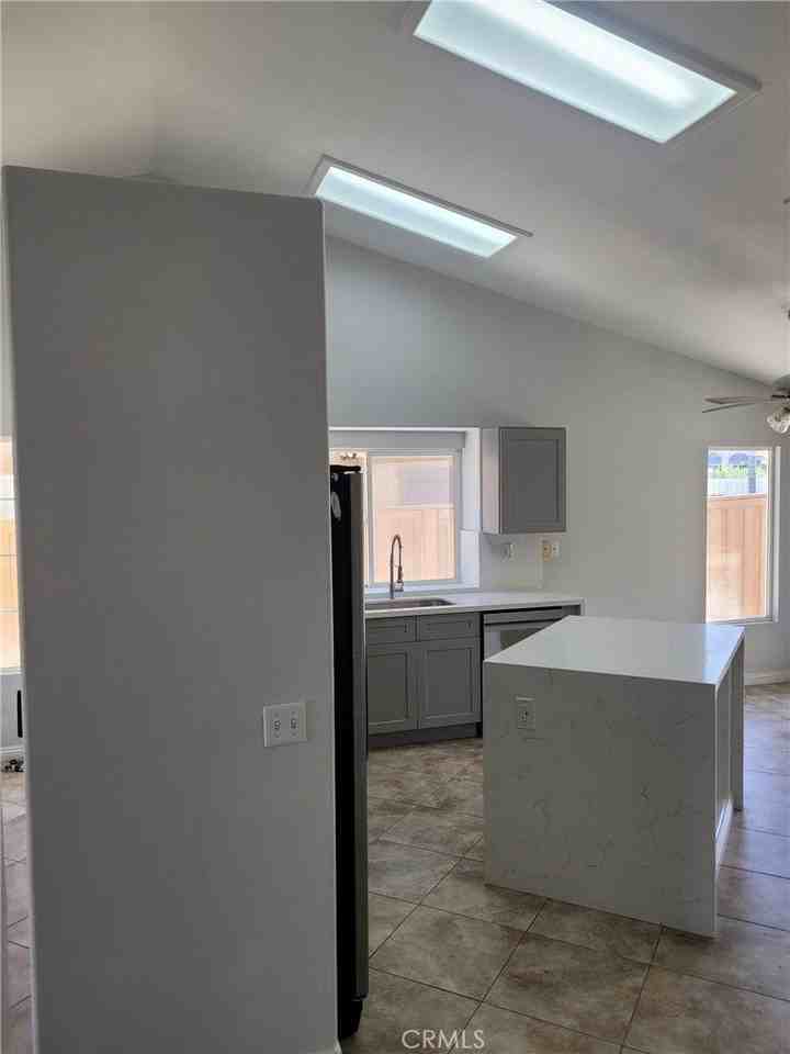 18885 Oakview Way - Photo 7 of 27