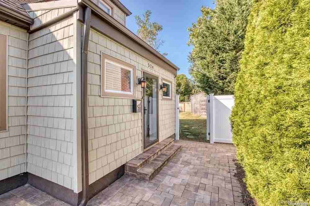 524 Central Ave - Photo 2 of 18