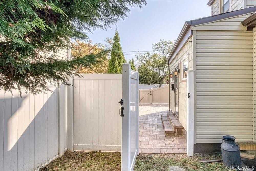 524 Central Ave - Photo 3 of 18