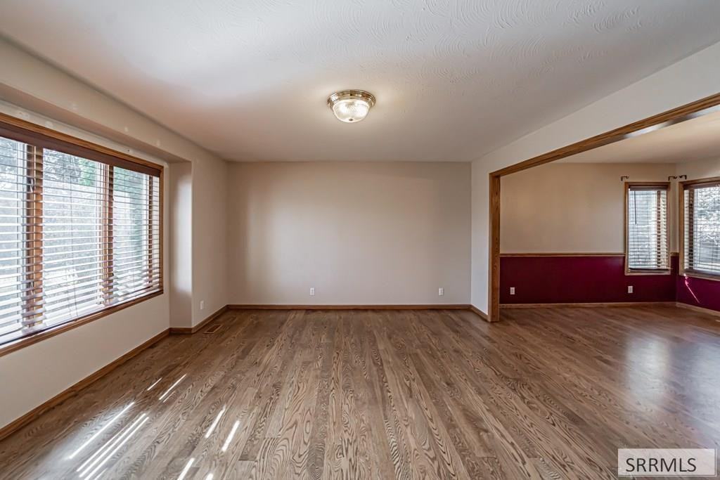 2940 Sunnybrook Ln - Photo 4 of 29