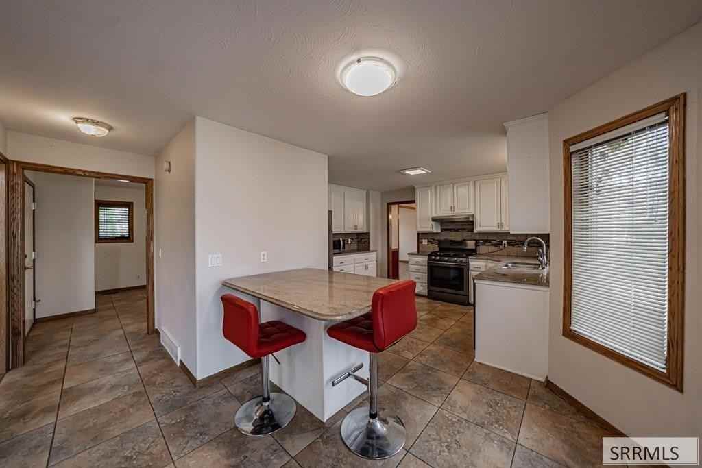 2940 Sunnybrook Ln - Photo 7 of 29