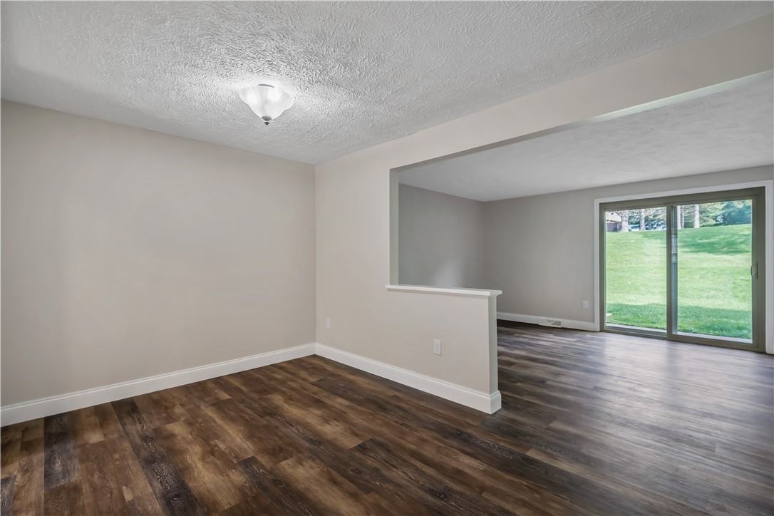 313 Scott Ln - Photo 3 of 22