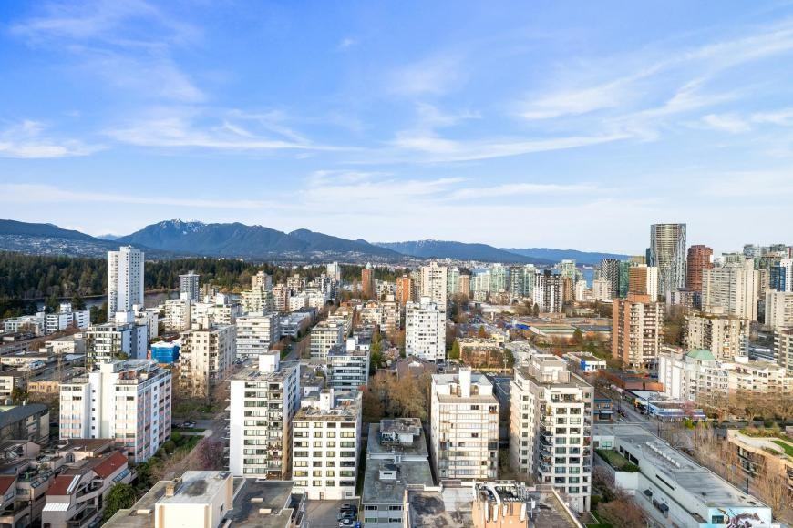 1850 Comox St - Photo 3 of 10