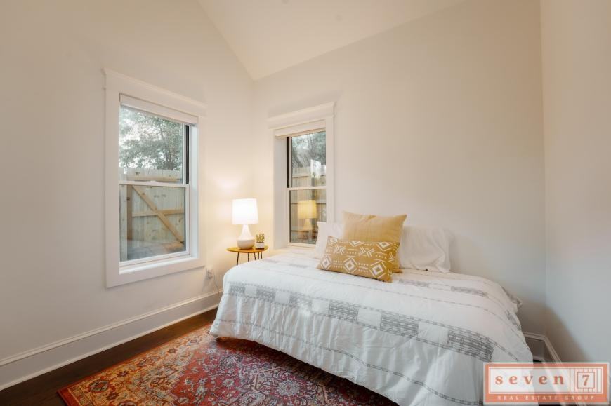 2074 Dunwoody St Ne - Photo 5 of 10