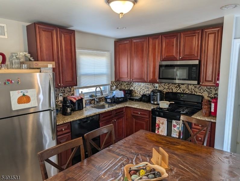 700 Lehigh Ave - Photo 3 of 19