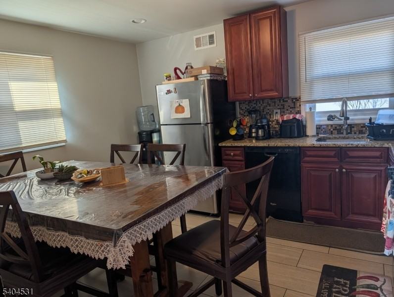 700 Lehigh Ave - Photo 4 of 19