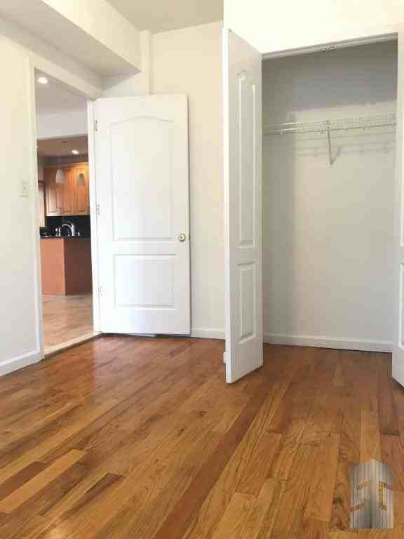 542 Brooklyn Ave - Photo 6 of 8