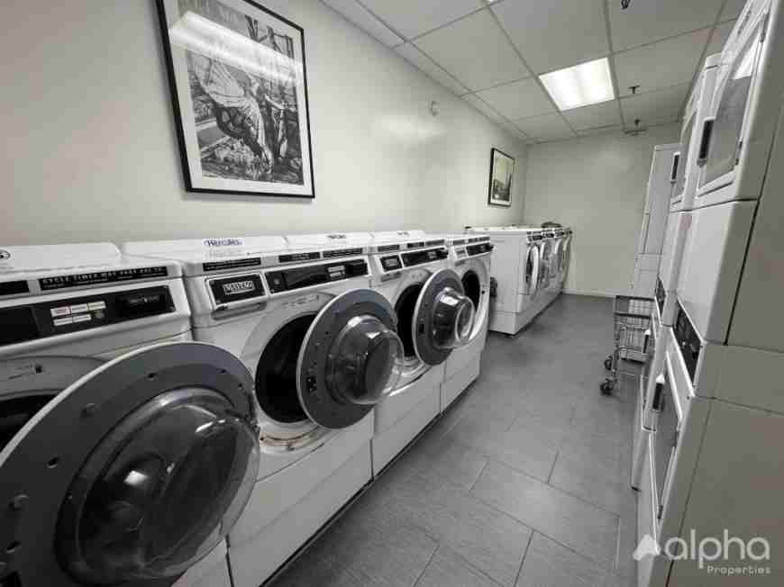 315 E 108th St - Photo 6 of 7