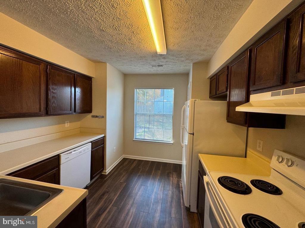 11135 Stalbridge Ct - Photo 2 of 8