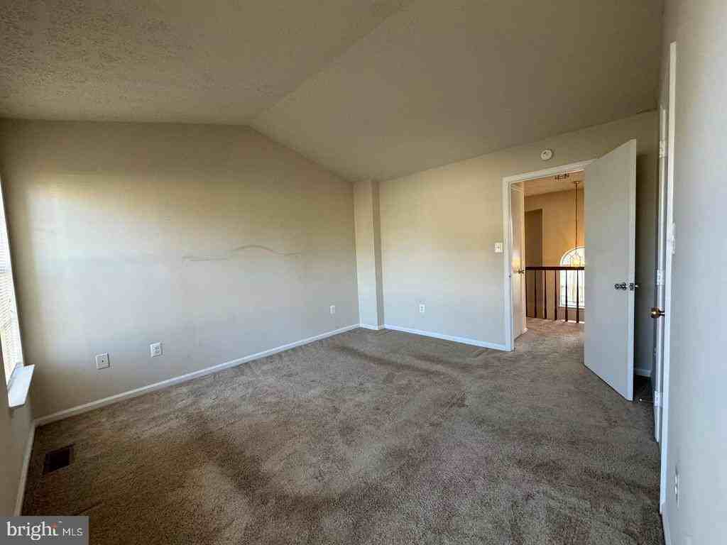 11135 Stalbridge Ct - Photo 7 of 8