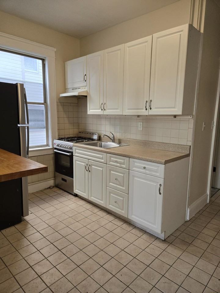 436 Anderson Ave ##4 - Photo 2 of 8