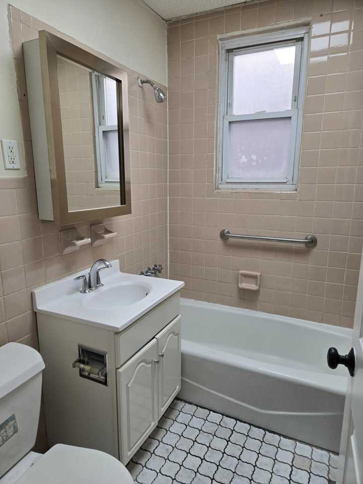 436 Anderson Ave ##4 - Photo 6 of 8