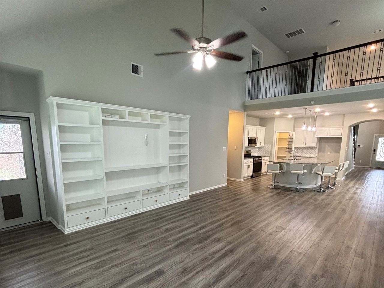 3734 Bach St - Photo 7 of 37