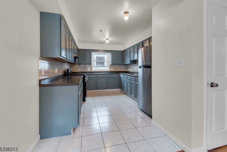 353 New St 1st Fl - Photo 3 of 19