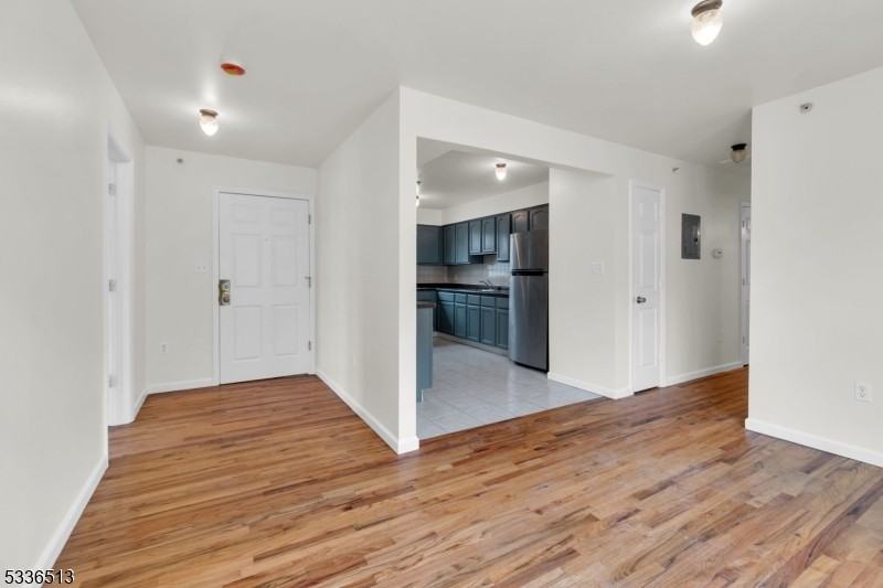 353 New St 1st Fl - Photo 6 of 19