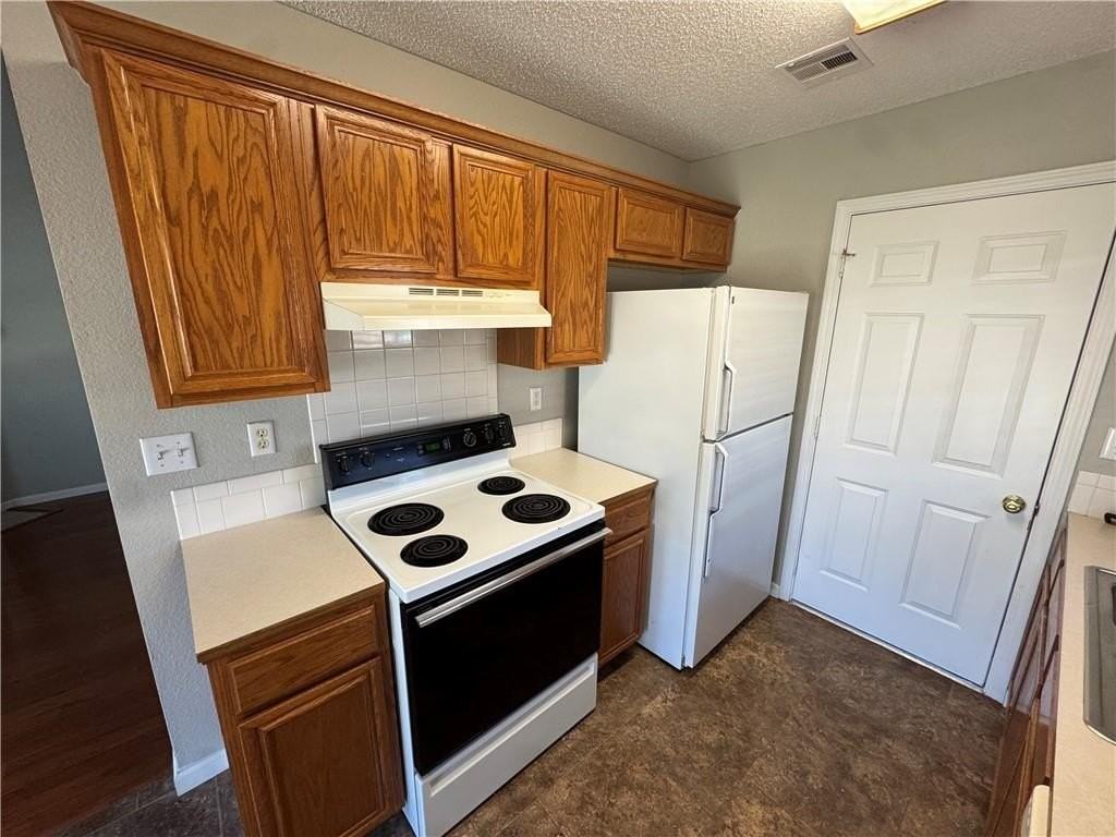 1160 S Jasmine Ln - Photo 4 of 19