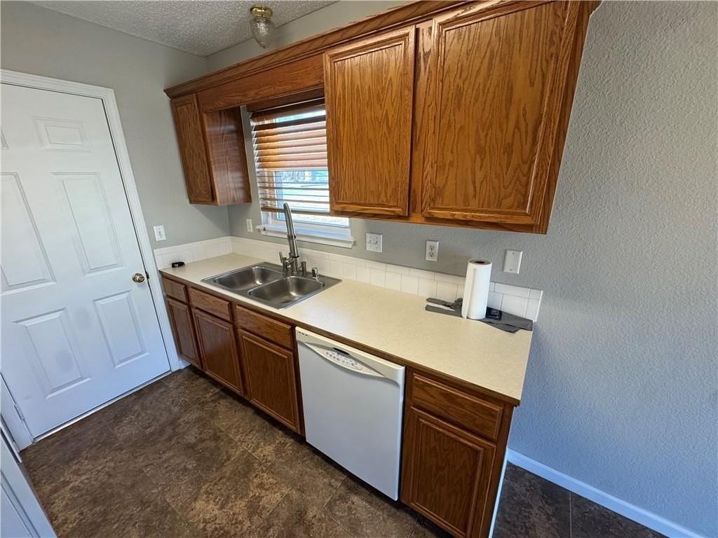 1160 S Jasmine Ln - Photo 5 of 19