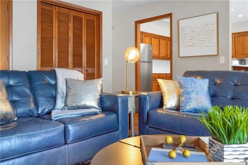 6 Connie Ln - Photo 3 of 32