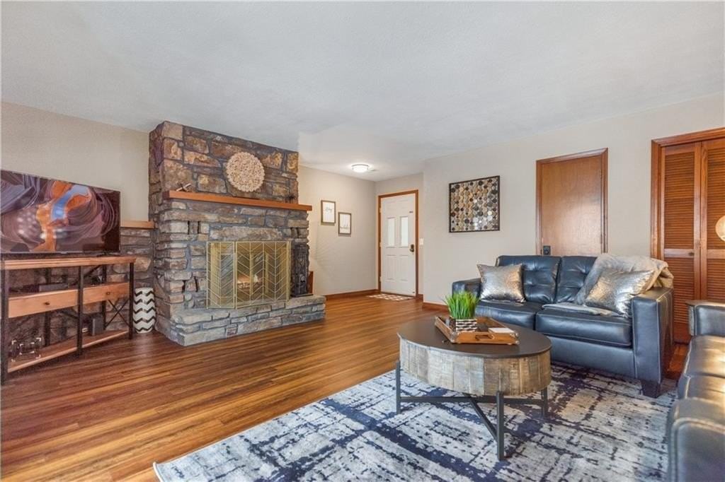 6 Connie Ln - Photo 4 of 32