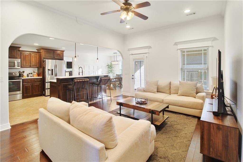 958 Stone St - Photo 2 of 21