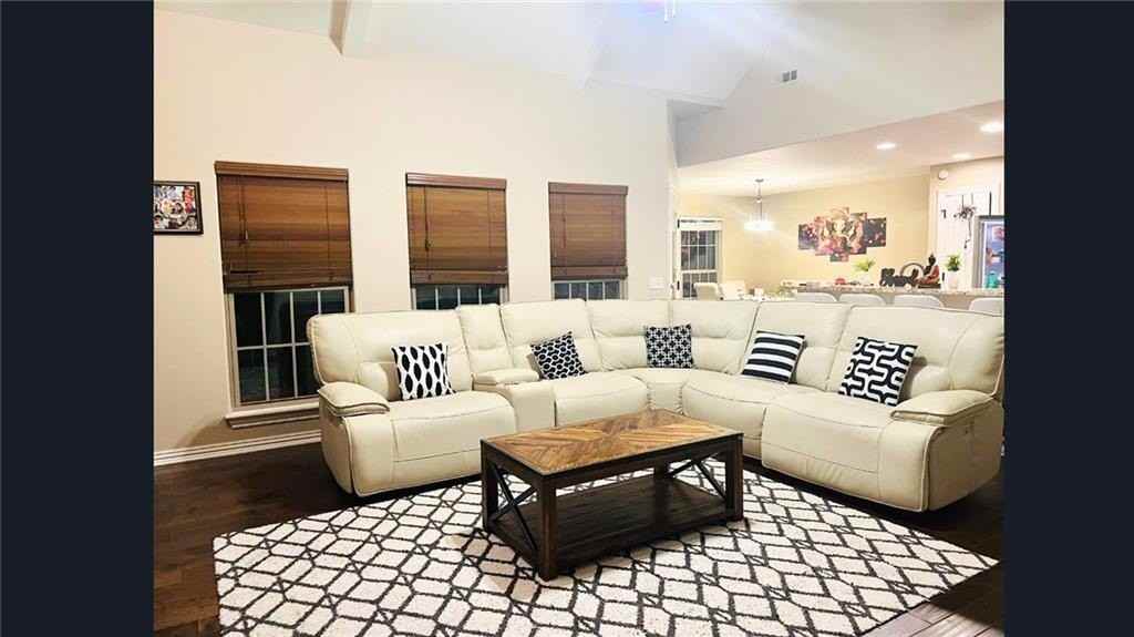 402 Sw Arch St - Photo 7 of 26