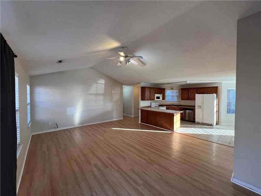 235 Ravenwood Blvd - Photo 3 of 19