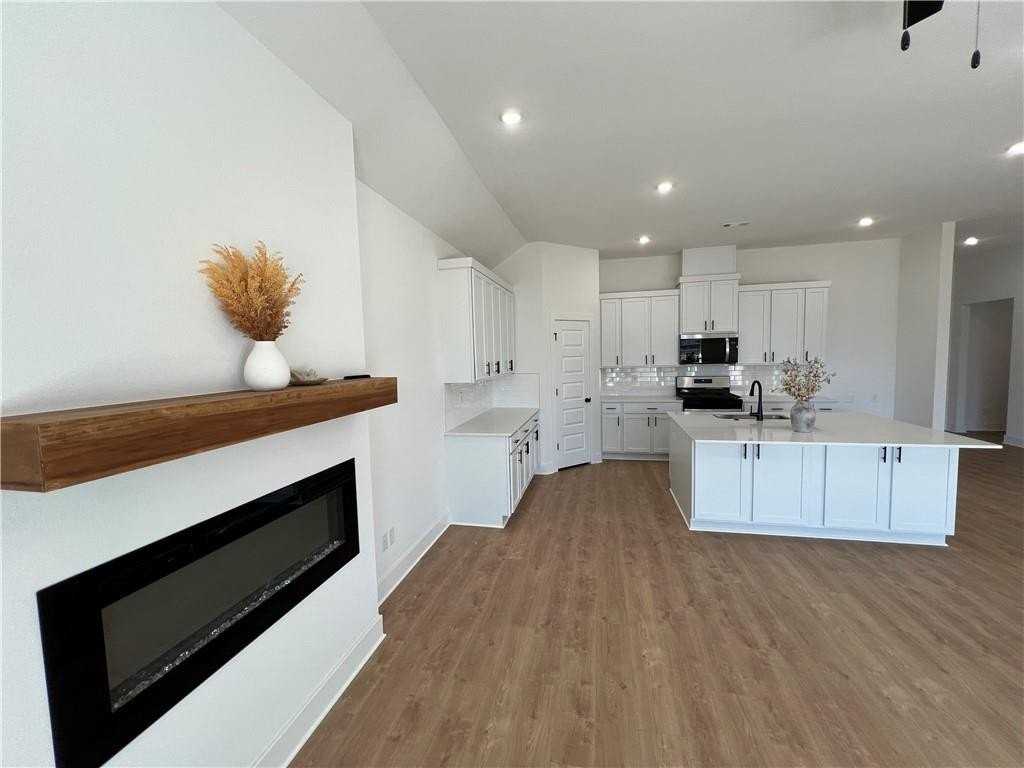 7004 E Sugarloaf St - Photo 5 of 25