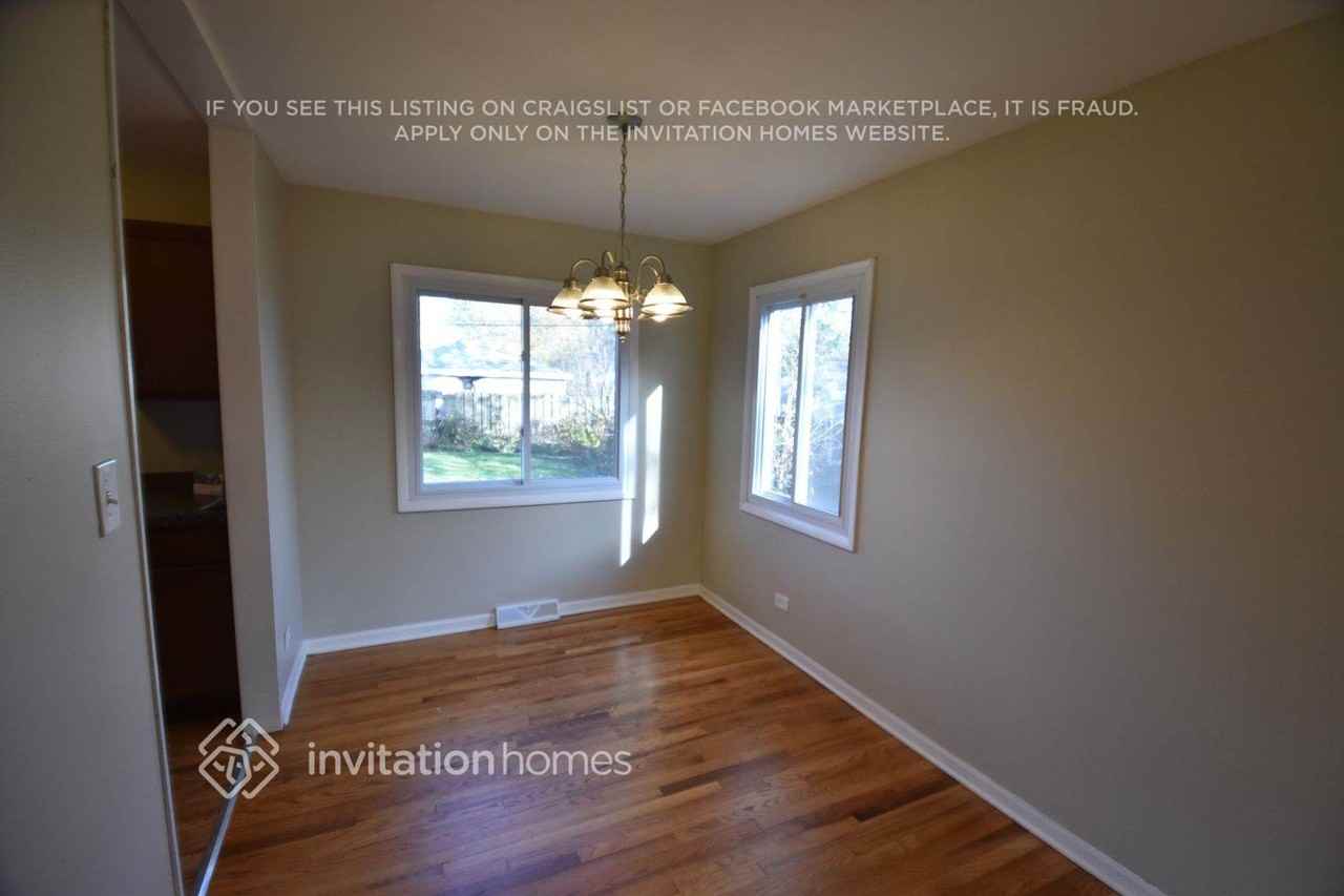 724 W James St - Photo 4 of 11