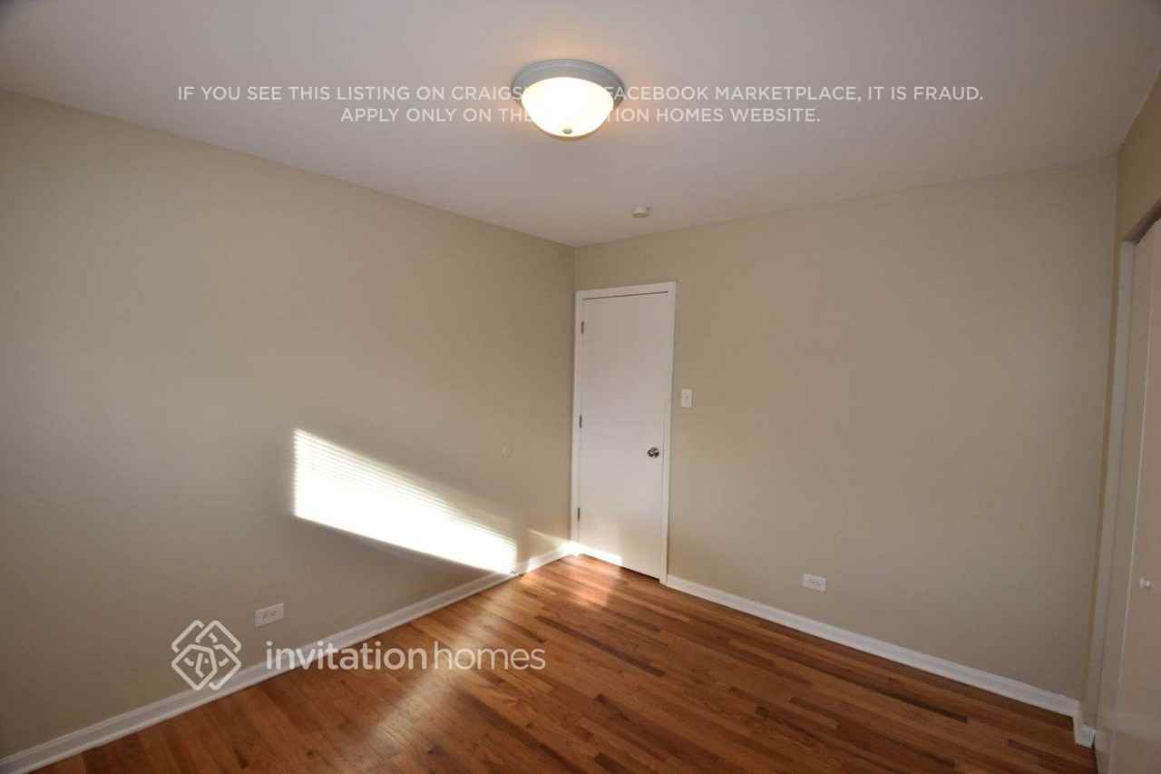 724 W James St - Photo 5 of 11