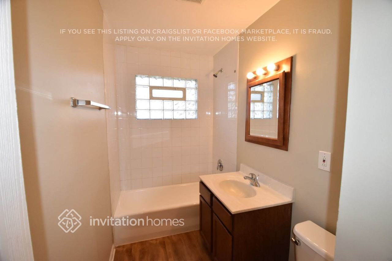 724 W James St - Photo 7 of 11