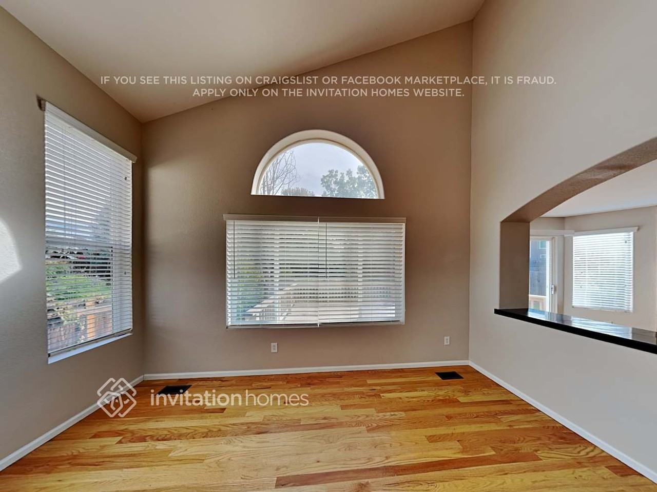 2812 S Walden Way - Photo 5 of 17