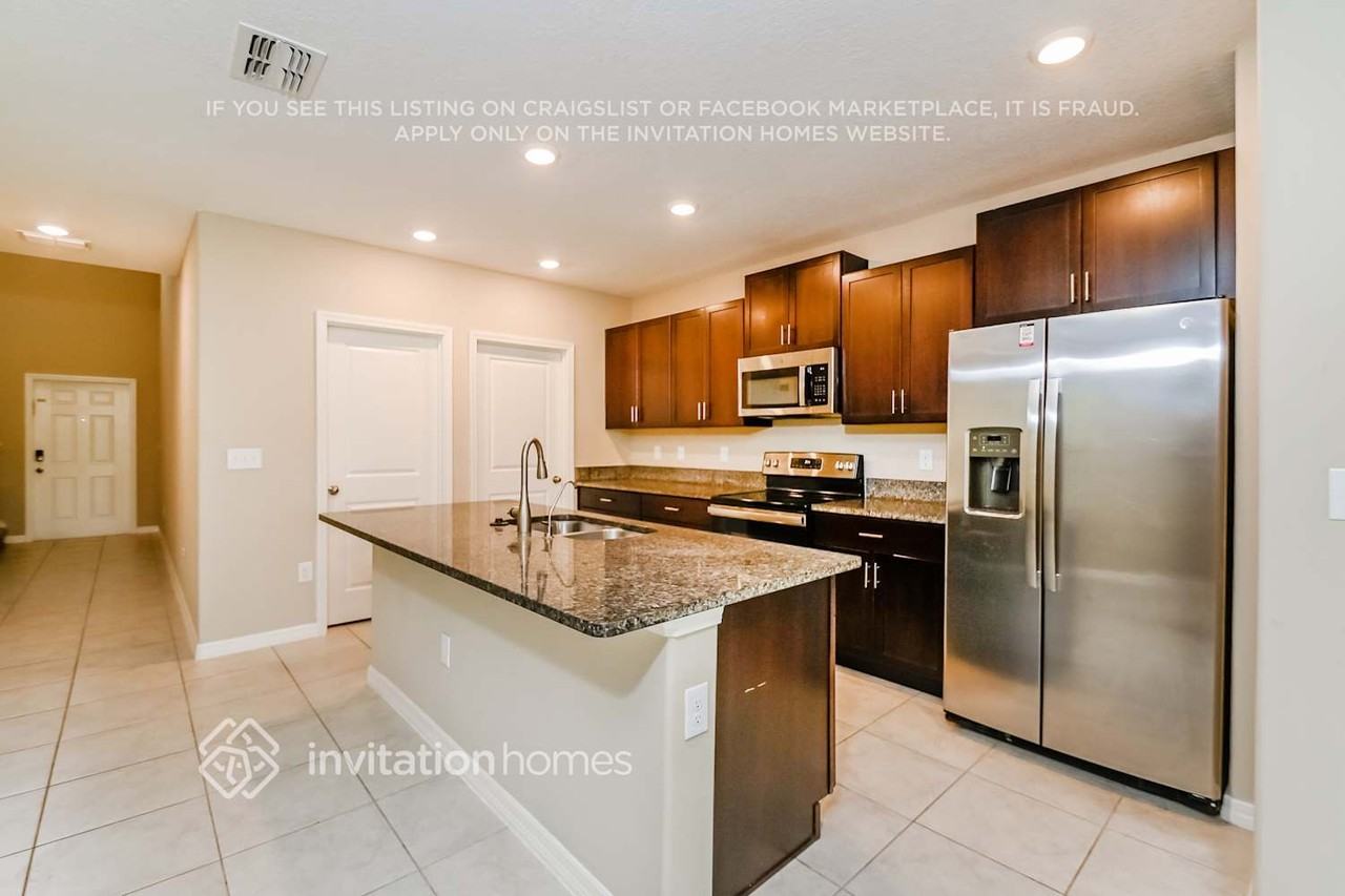 11175 Riley Pines Cir - Photo 5 of 17