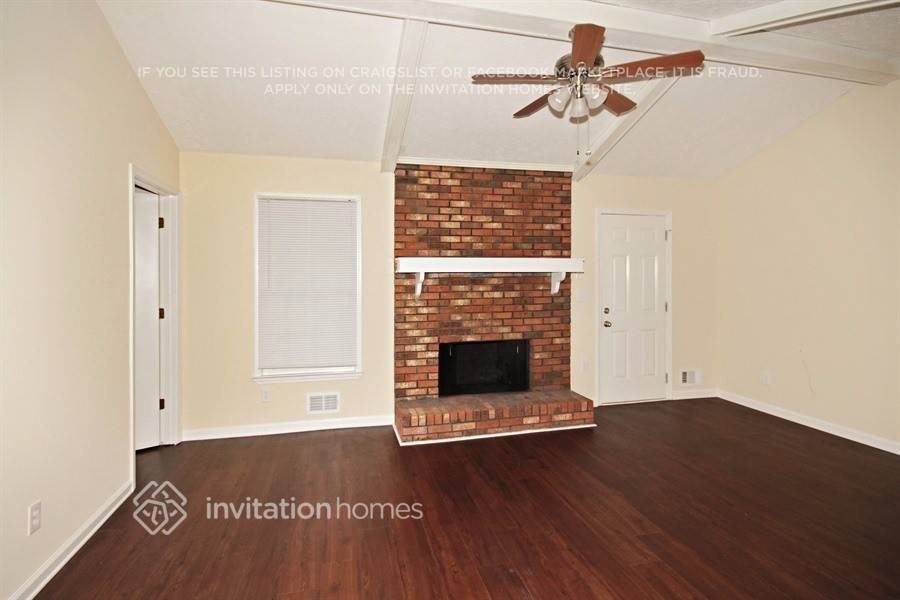 396 Sancho Dr - Photo 4 of 14