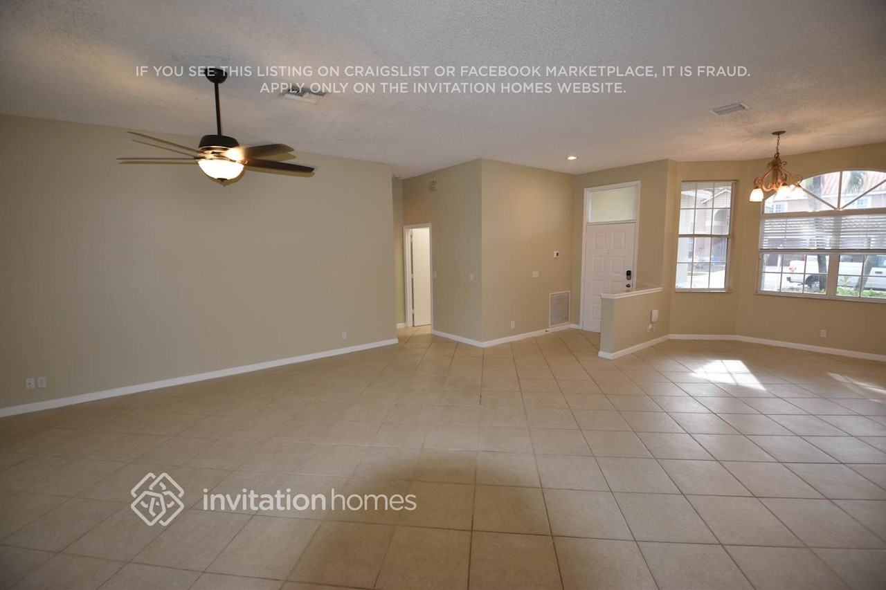 7178 Catalina Isle Dr - Photo 2 of 11