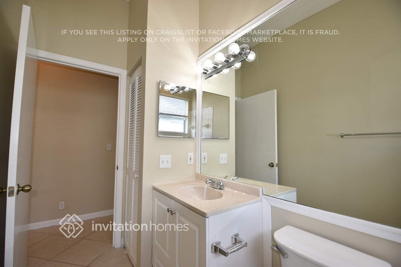 7178 Catalina Isle Dr - Photo 6 of 11