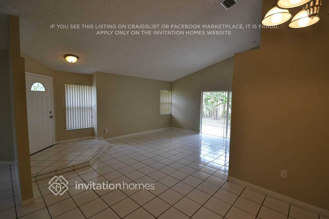 9900 Sw 59th Ct - Photo 3 of 15