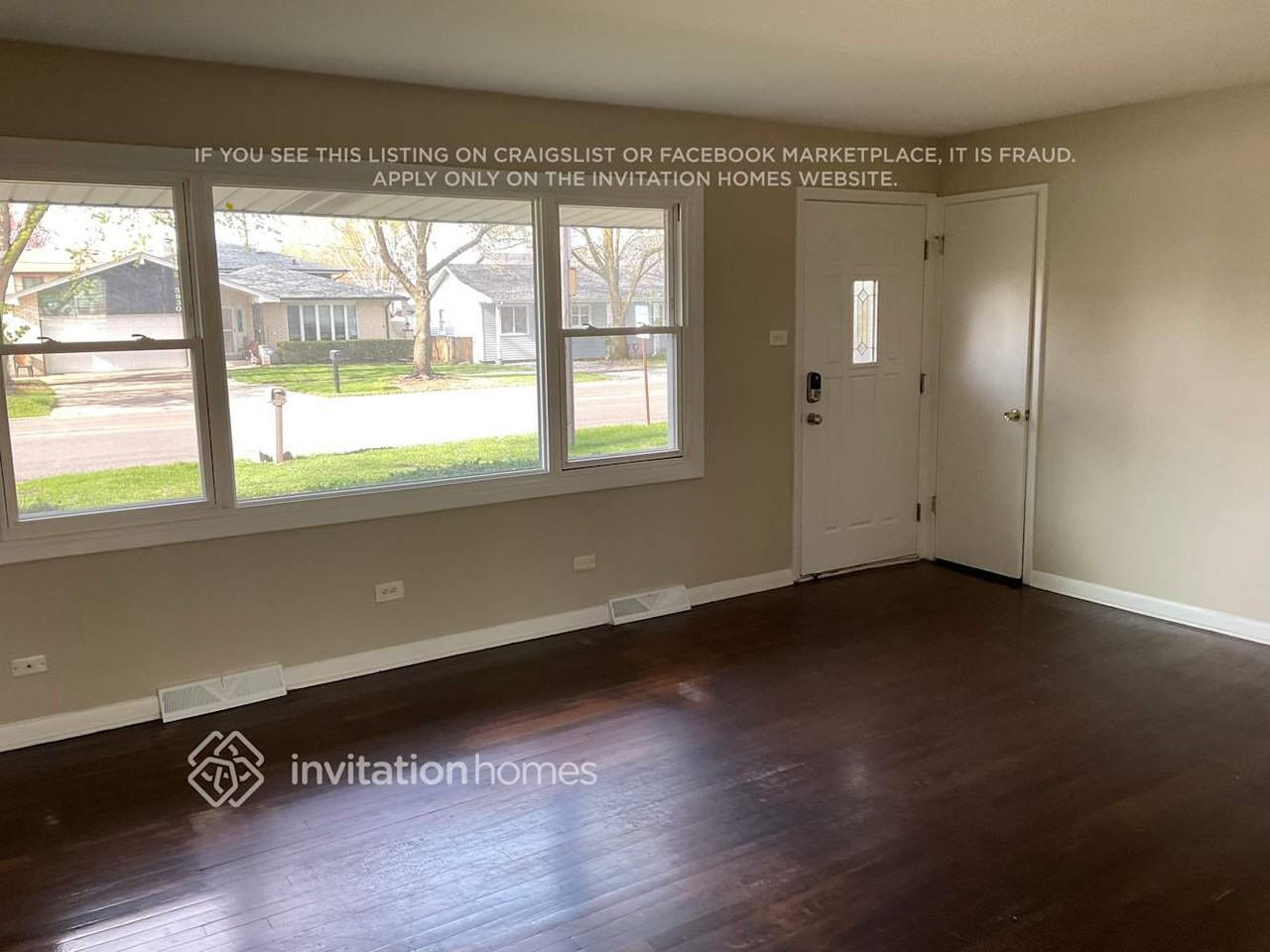 5925 W 91st St - Photo 2 of 15