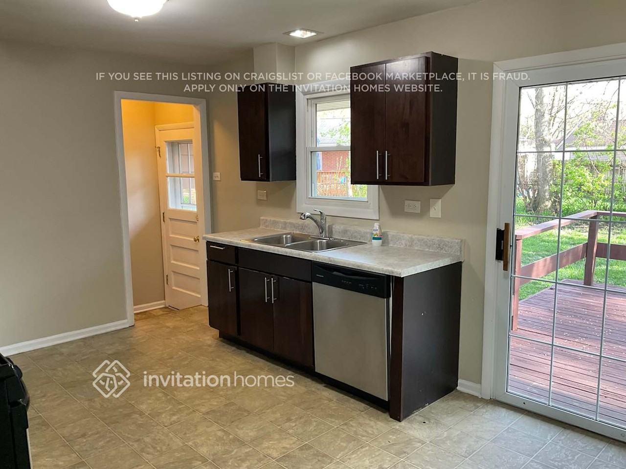 5925 W 91st St - Photo 5 of 15