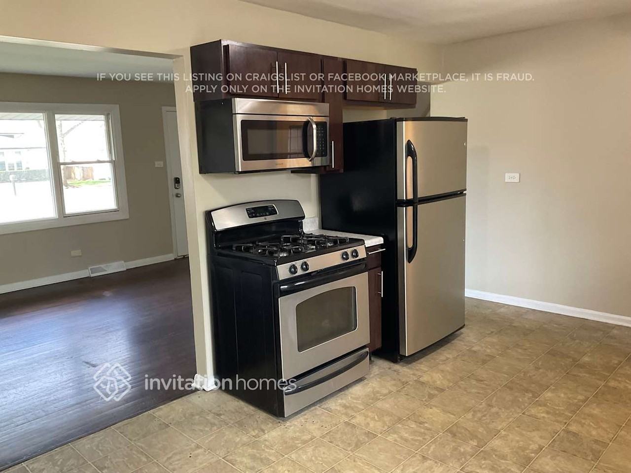 5925 W 91st St - Photo 6 of 15