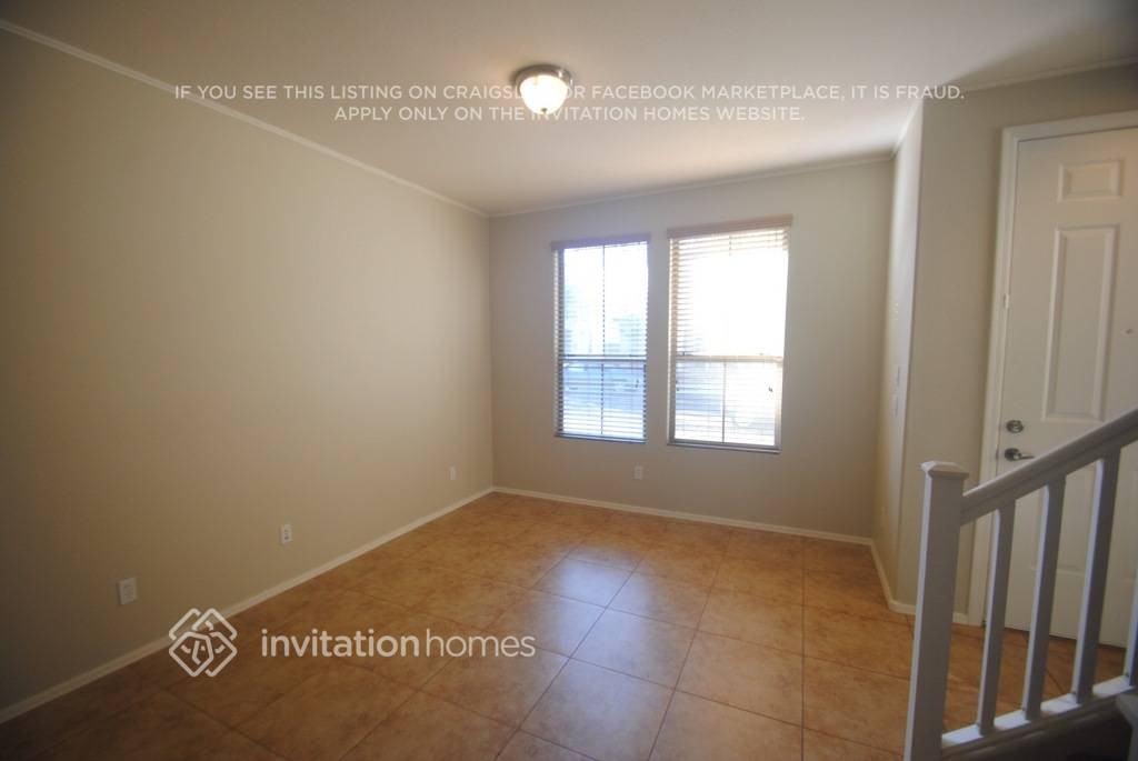 3688 E Sundance Ave - Photo 2 of 16