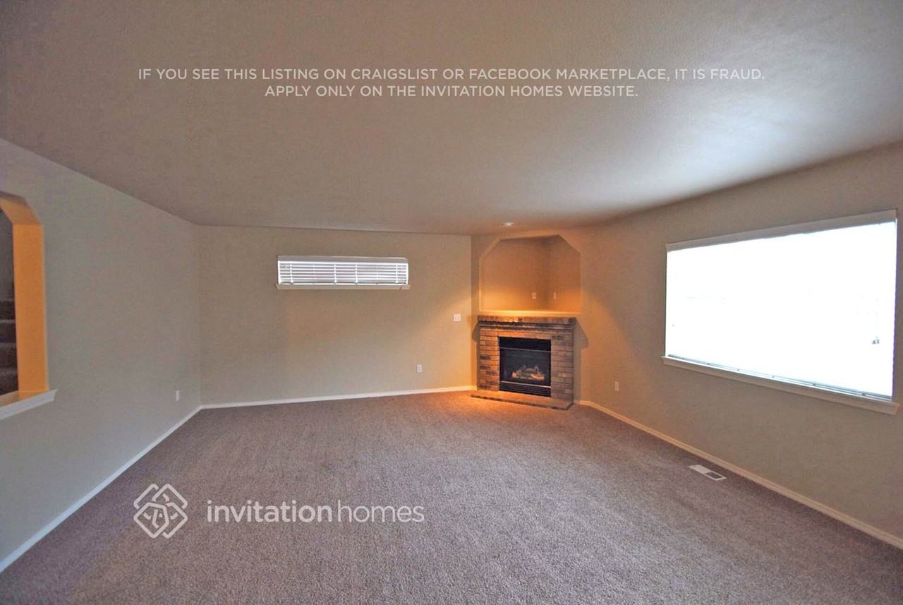 21006 Springhaven Way E - Photo 3 of 9