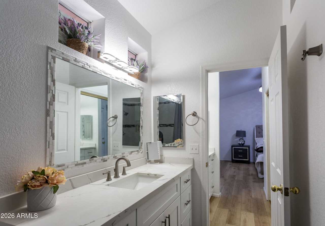 11015 W Laurelwood Ln - Photo 2 of 48